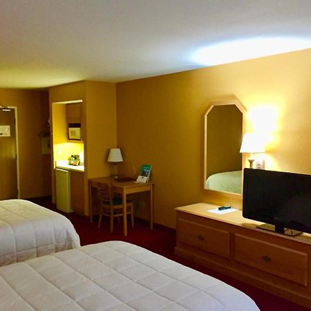Parkfield Inn - Clinton Eksteriør billede