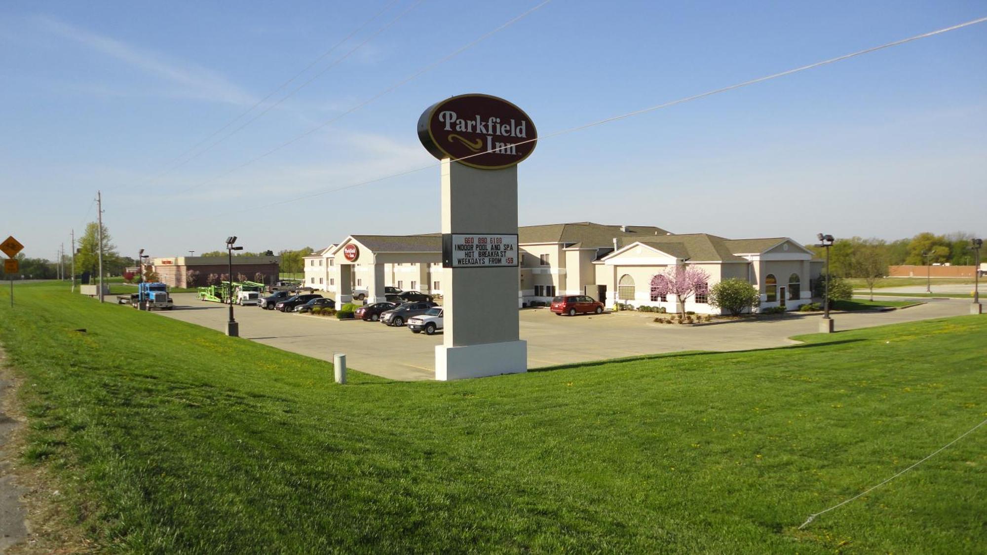 Parkfield Inn - Clinton Eksteriør billede