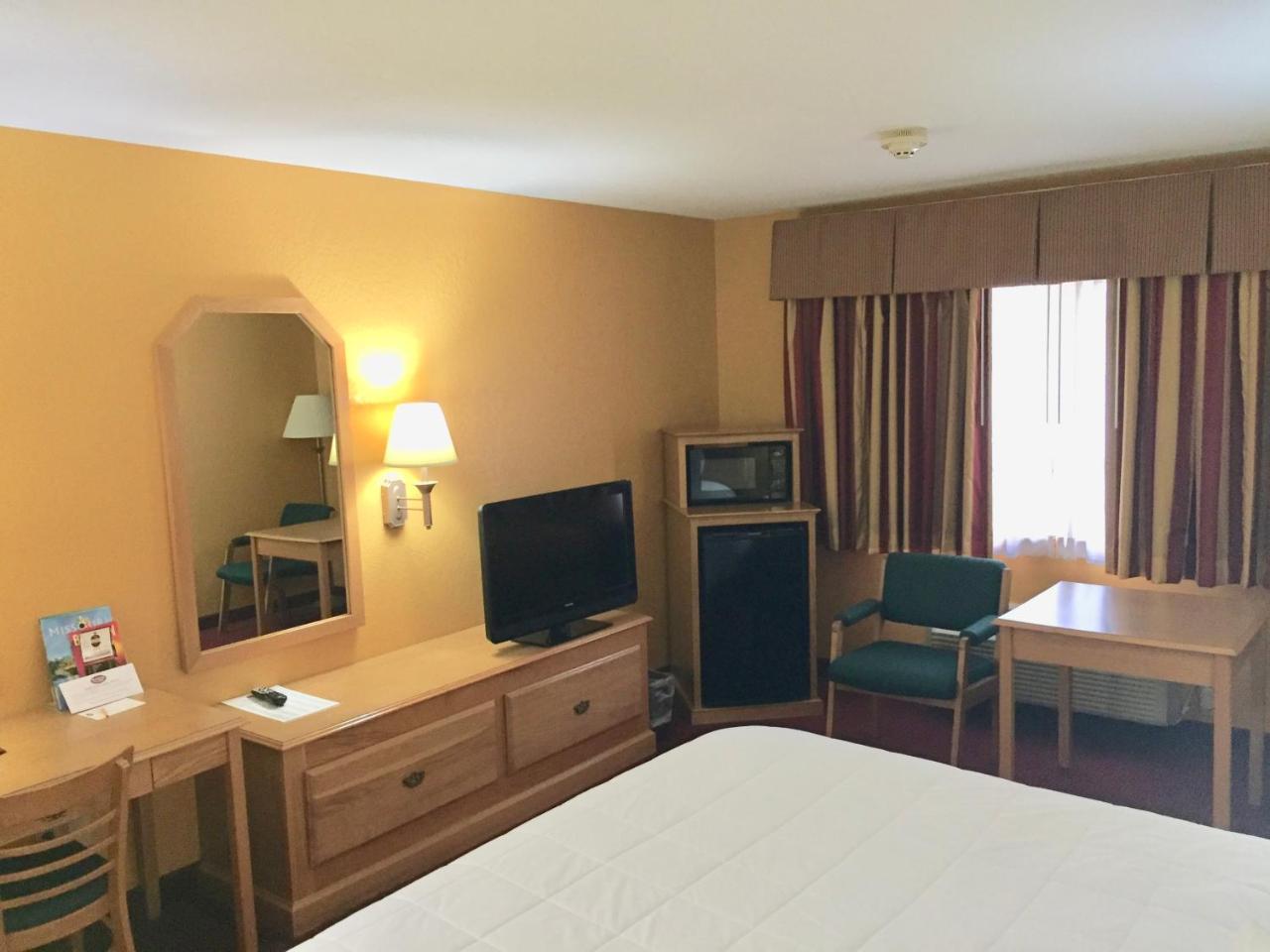 Parkfield Inn - Clinton Eksteriør billede