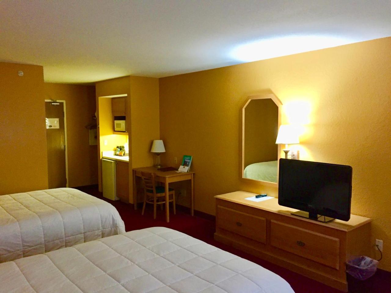 Parkfield Inn - Clinton Eksteriør billede