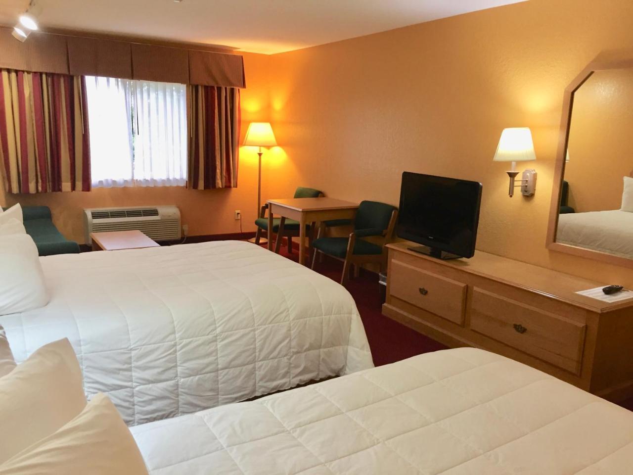 Parkfield Inn - Clinton Eksteriør billede